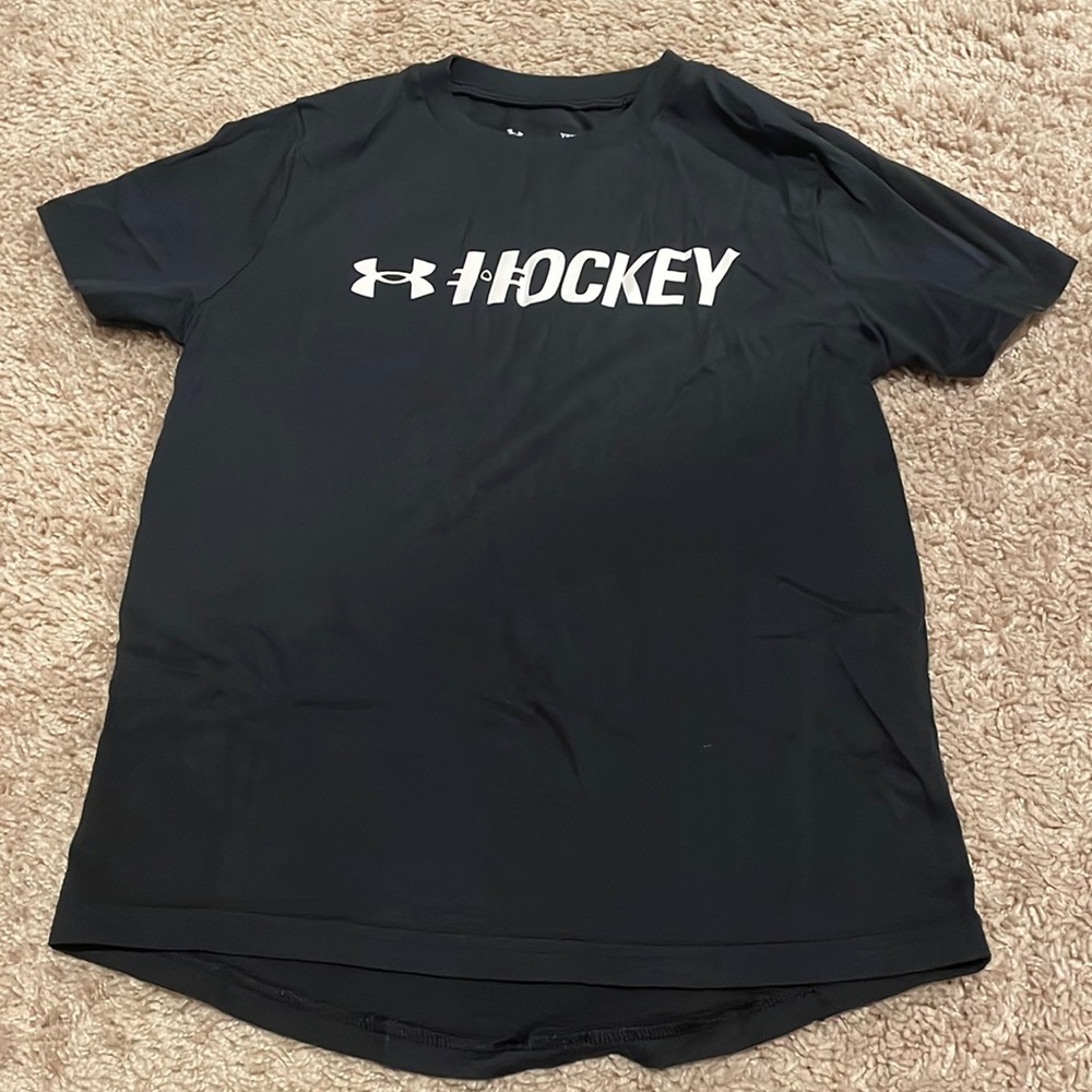Under Armour boys size small hockey t-shirt